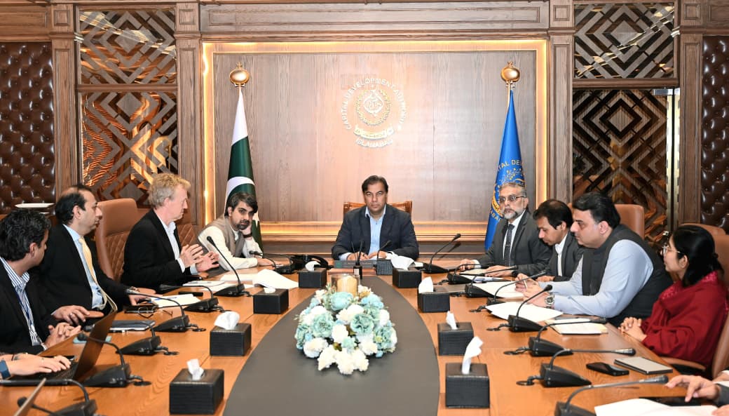 CDA, ADB Discuss Joint Strategy to Tackle Air Pollution in Islamabad