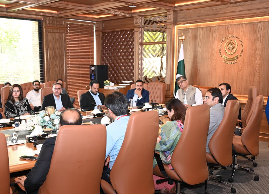 Chairman CDA Reviews Measures to Promote Cashless Economy in Islamabad