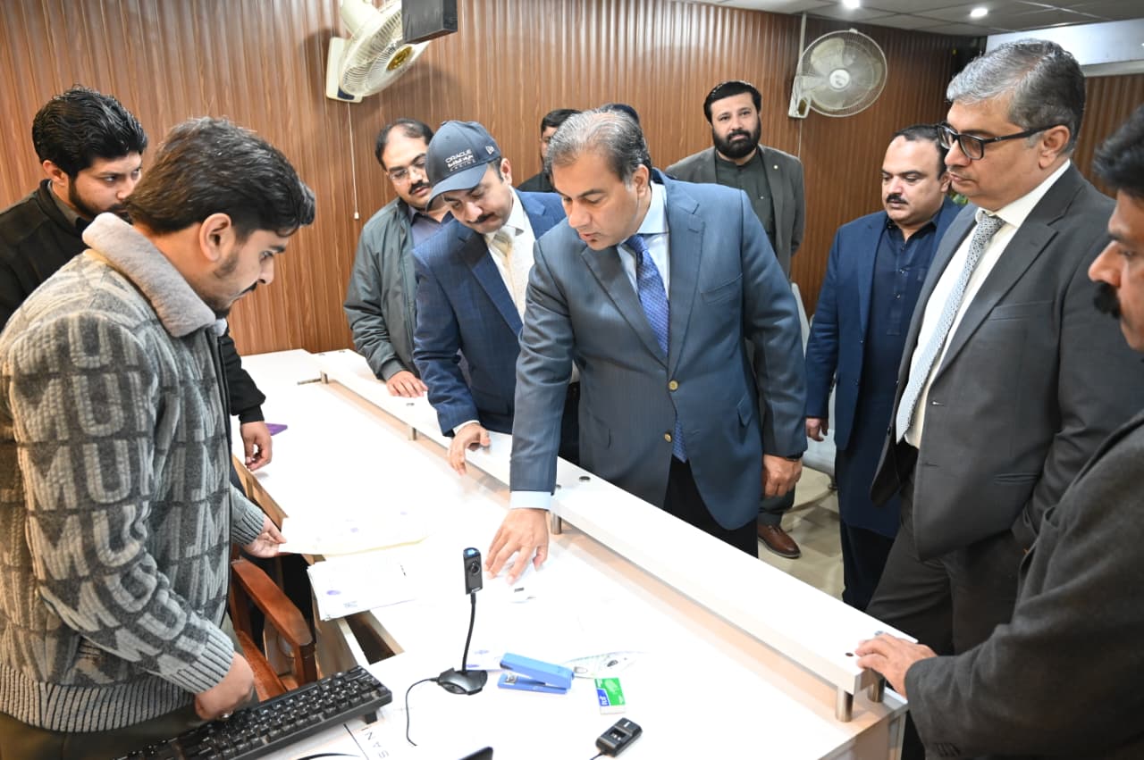 CDA Chairman Reviews E-Stamp System at F-8 Markaz, Expresses Satisfaction Over Implementation