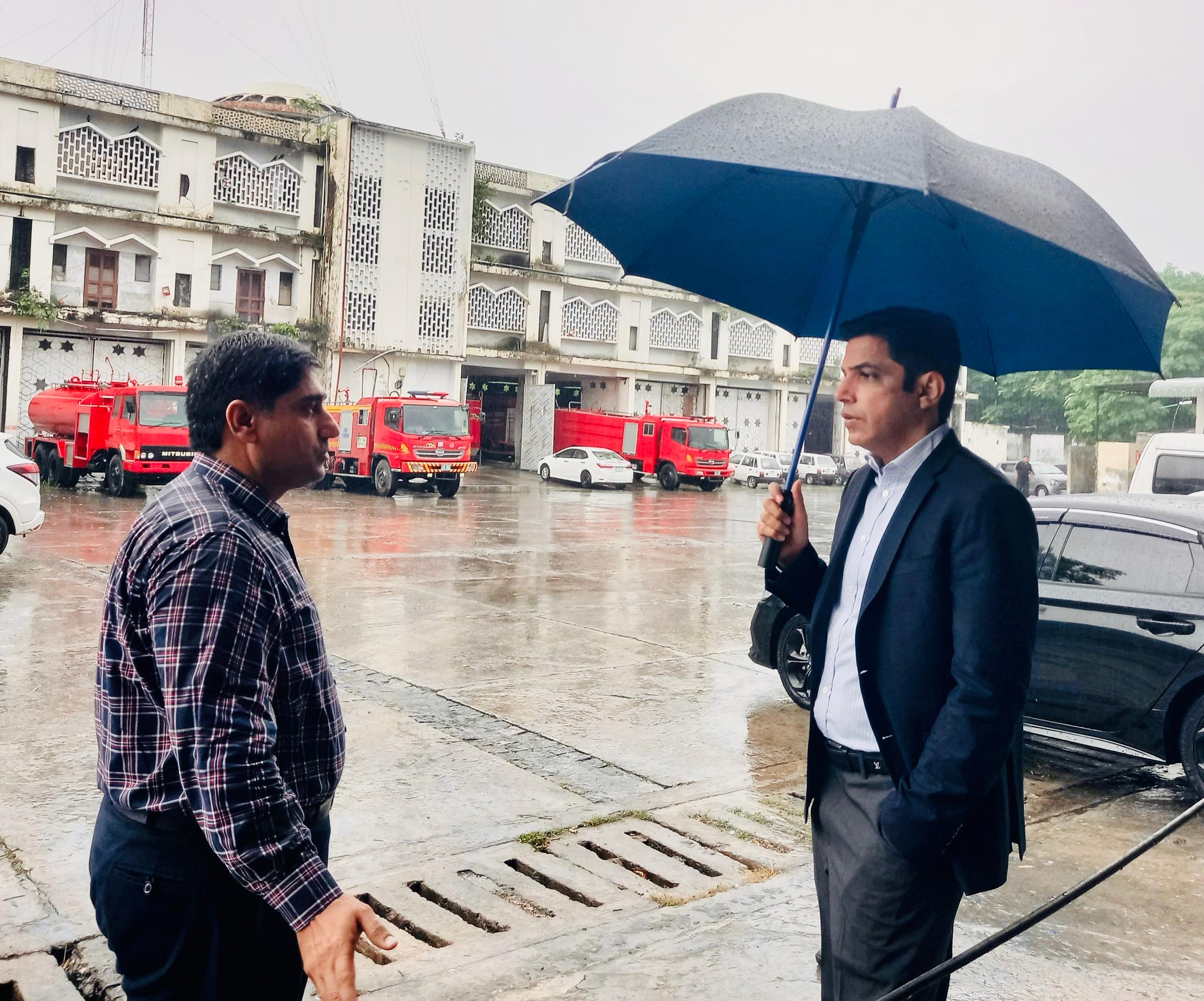 CDA Chairman Visits Babar Park, Emergency & Disaster Management and Rescue 1122 Headquarters; Reviews Rain Emergency Operations Across Islamabad